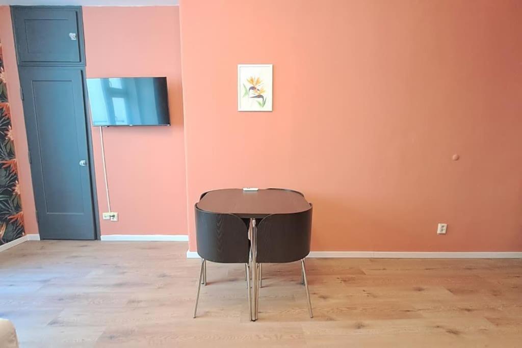 Appartamento Fun Bright Studio With Flat Screen Tv Praga Esterno foto